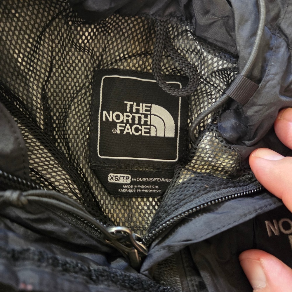 The North Face Womens XS Black Cream Hooded Mesh Lined Windbreaker Rain Jacket - Picture 3 of 5